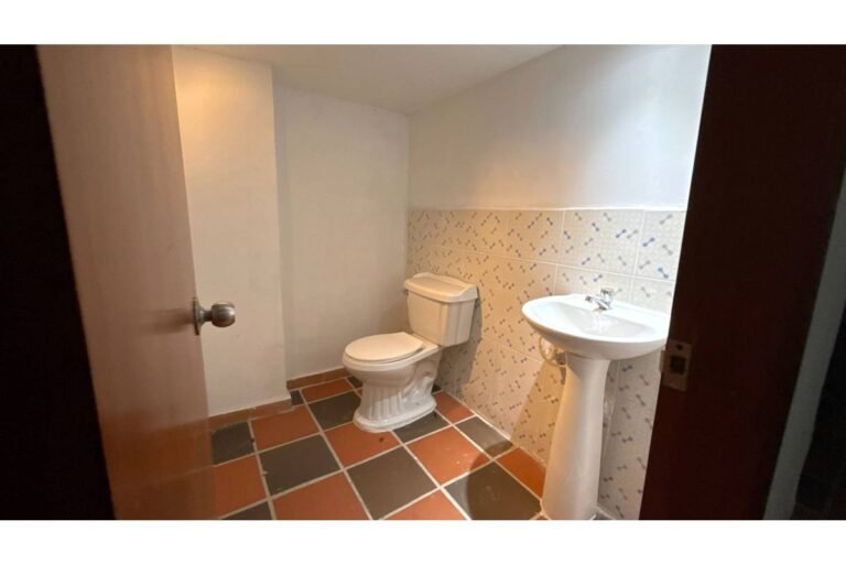 Casa en Arriendo en San Fernando Viejo, Cali | 390 m² | Ideal para Oficinas, Consultorios o Instituciones