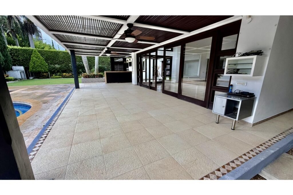 Casa en Venta en Pance Cali 1000 m² lote 430 m² construidos | Piscina y turco | 4 habitaciones | Lujo