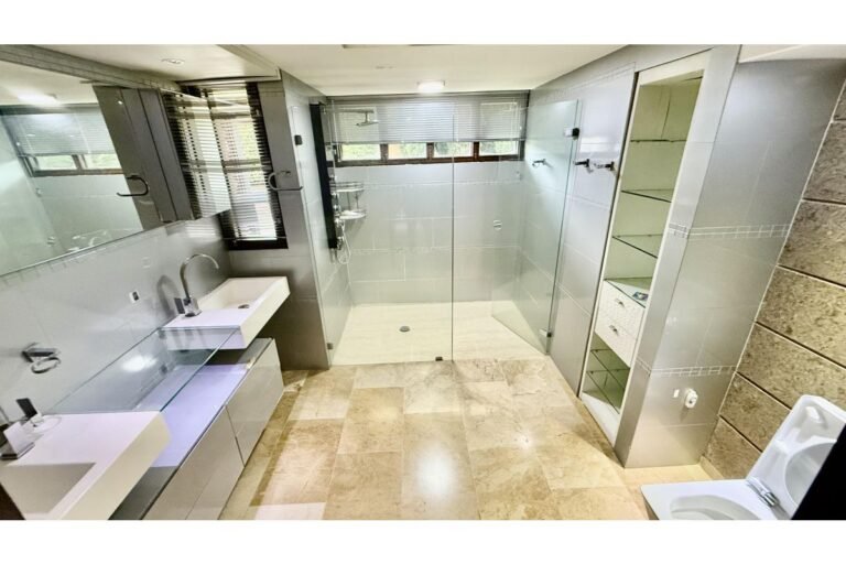 Casa en Venta en Pance Cali 1000 m² lote 430 m² construidos | Piscina y turco | 4 habitaciones | Lujo