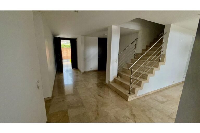 Casa en Venta en Pance Cali 1000 m² lote 430 m² construidos | Piscina y turco | 4 habitaciones | Lujo