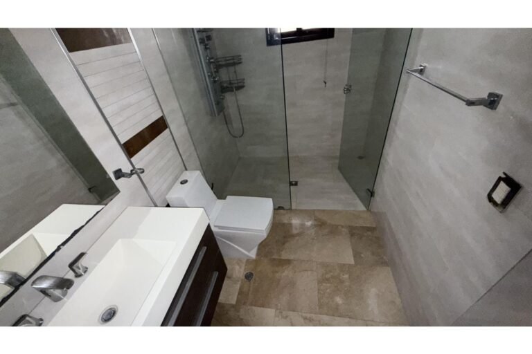 Casa en Venta en Pance Cali 1000 m² lote 430 m² construidos | Piscina y turco | 4 habitaciones | Lujo