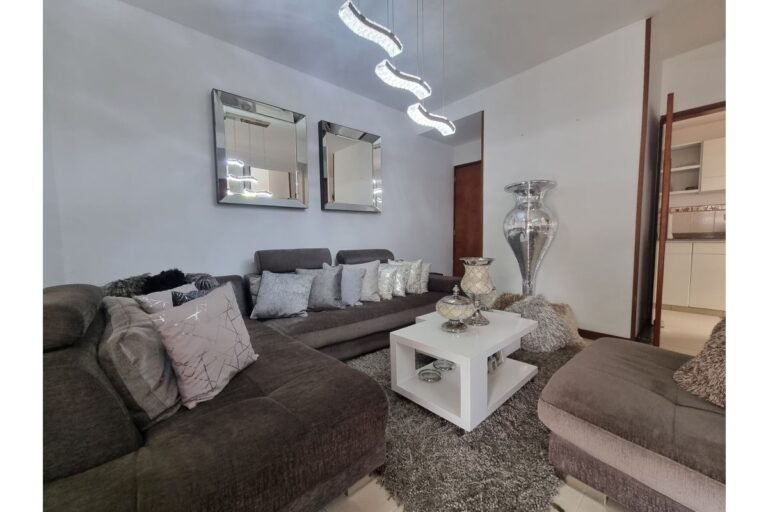 Casa Esquinera en Venta en La Hacienda Cali | Conjunto Residencial | 3 Pisos | Piscina | Parqueadero Doble