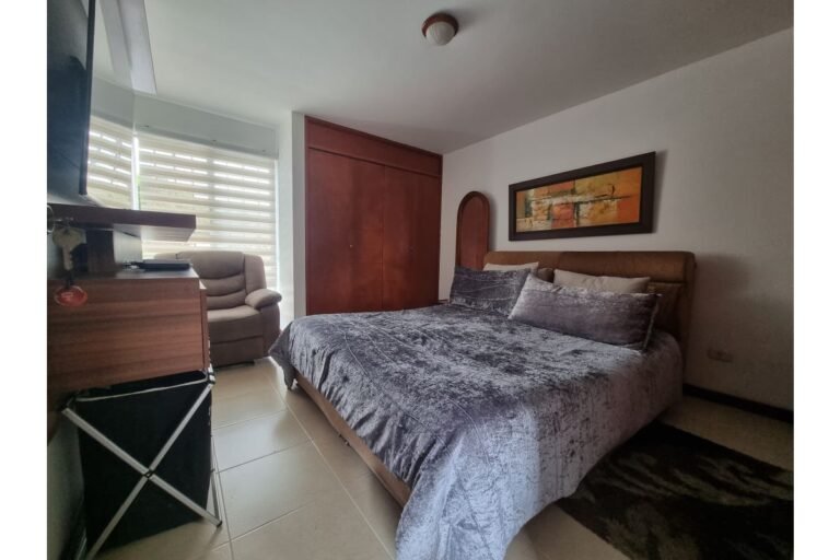 Casa Esquinera en Venta en La Hacienda Cali | Conjunto Residencial | 3 Pisos | Piscina | Parqueadero Doble