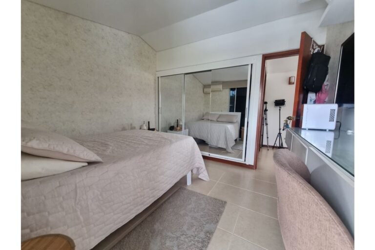 Casa Esquinera en Venta en La Hacienda Cali | Conjunto Residencial | 3 Pisos | Piscina | Parqueadero Doble