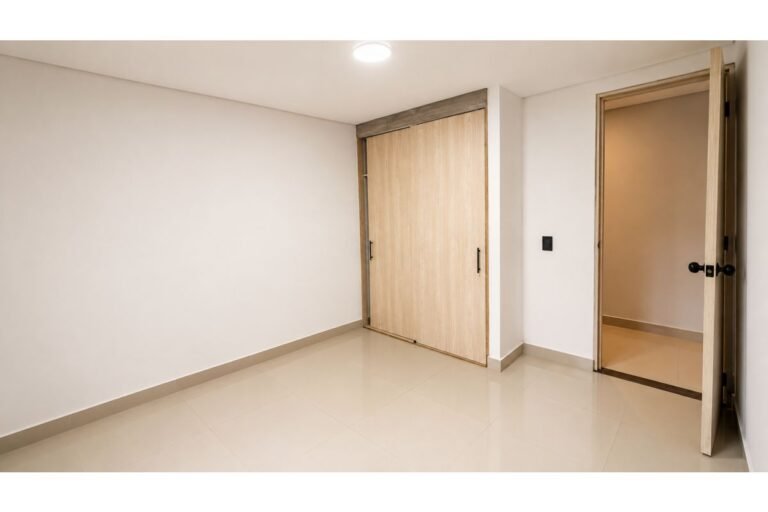 Apartamento en Venta en Cristales Cali | 127 m² | 3 Habitaciones con Baño Privado | Terraza y Vista Panorámica