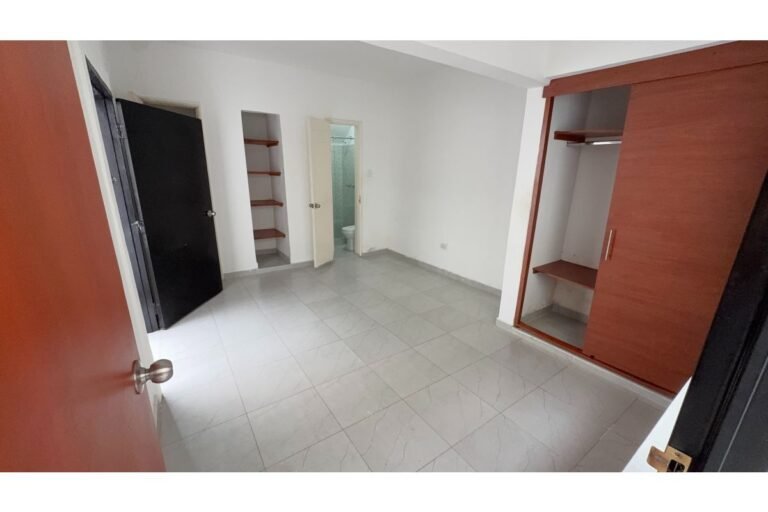 Casa Comercial en Arriendo en Santa Isabel Cali | 590 m² | 10 Habitaciones | 12 Baños | Piscina y Parqueo para 6 Vehículos