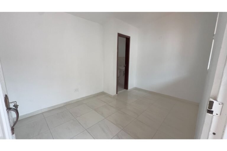 Casa Comercial en Arriendo en Santa Isabel Cali | 590 m² | 10 Habitaciones | 12 Baños | Piscina y Parqueo para 6 Vehículos