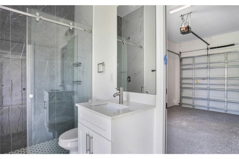 Casa en Venta para Inversión en Lehigh Acres, Florida | 4 Habitaciones | Unidad Independiente | Lote de 929 m² | Genera Ingresos en Dólares