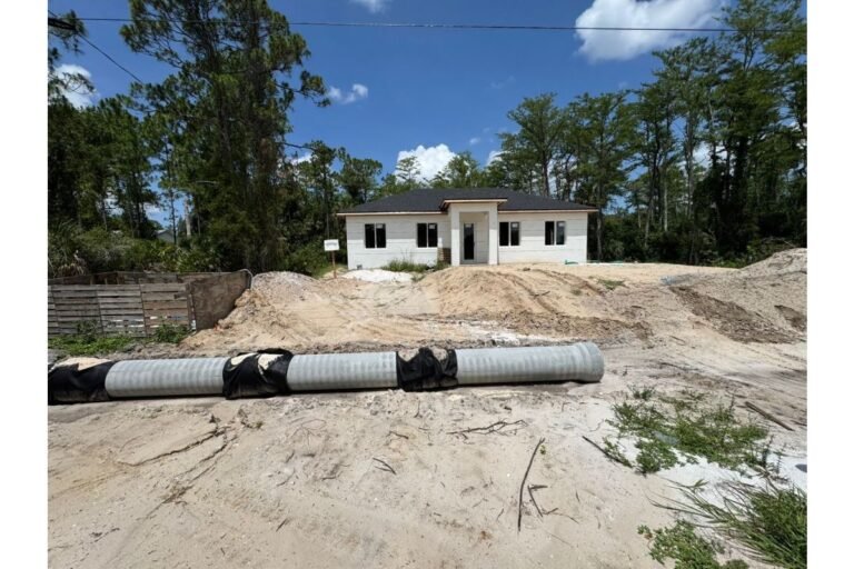 Casa en Venta para Inversión en Lehigh Acres, Florida | 4 Habitaciones | Unidad Independiente | Lote de 929 m² | Genera Ingresos en Dólares