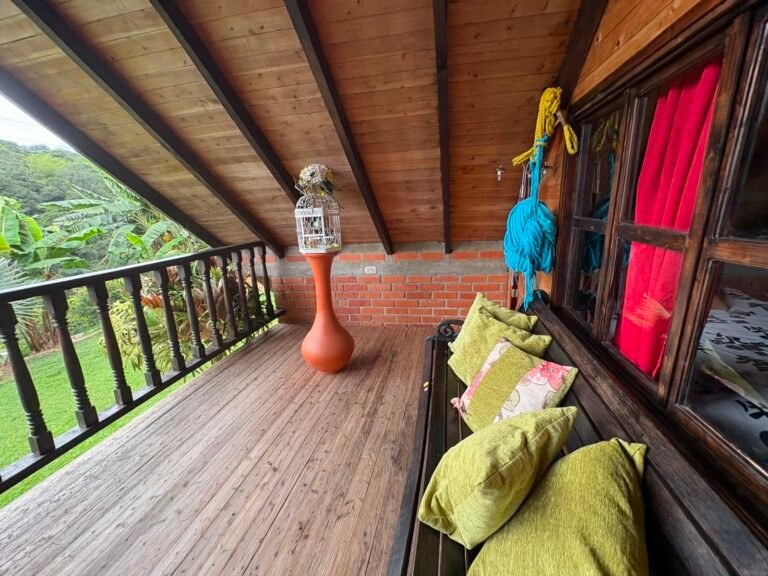 Cabaña en Arriendo Lago Calima | 3 Habitaciones | Hasta 14 Personas | Vista a las Montañas | Amoblada