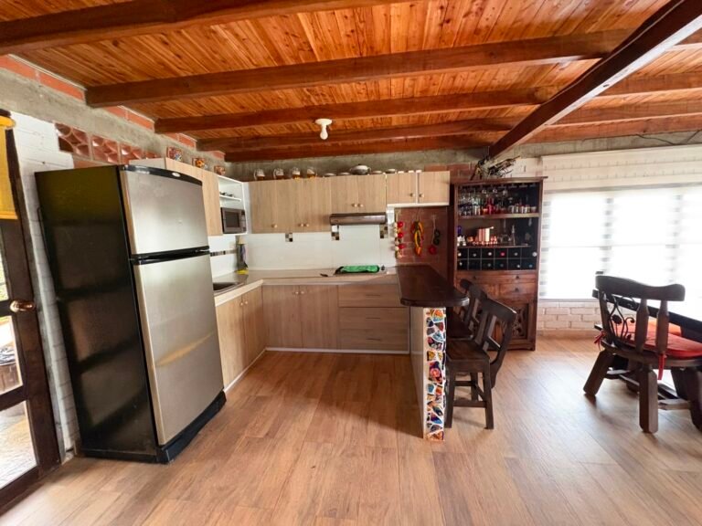 Cabaña en Arriendo Lago Calima | 3 Habitaciones | Hasta 14 Personas | Vista a las Montañas | Amoblada
