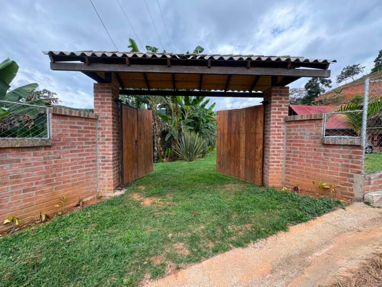 Cabaña en Arriendo Lago Calima | 3 Habitaciones | Hasta 14 Personas | Vista a las Montañas | Amoblada
