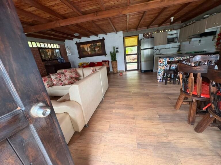 Cabaña en Arriendo Lago Calima | 3 Habitaciones | Hasta 14 Personas | Vista a las Montañas | Amoblada