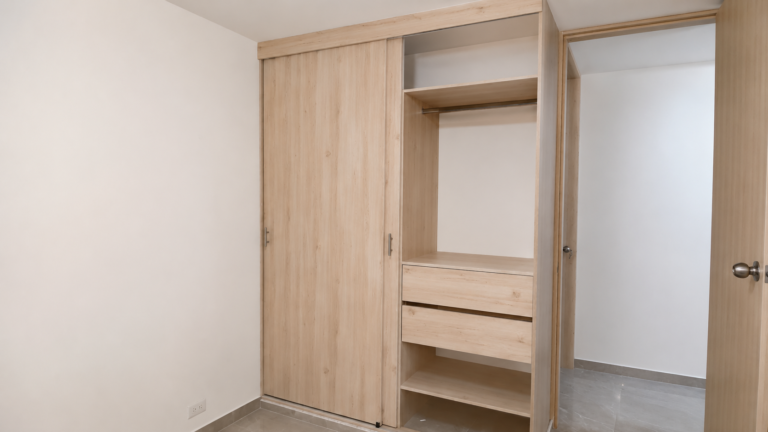 Apartamento en Arriendo en Brisas de los Álamos, Cali | 65 m² | 2 Habitaciones + Estudio | 2 Baños | Piso 9 con Ascensor