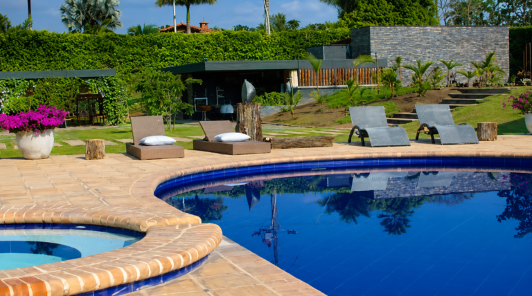 Casa Campestre de Lujo en Venta en Cerritos, Pereira | 13.000 m² de Lote | 1.350 m² Construidos | Alto Potencial de Inversiónutomático