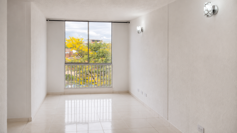 Apartamento en Venta en Brisas de los Álamos Cali | 57.60 m² | 3 habitaciones | 2 baños | 4 piso sin ascensor