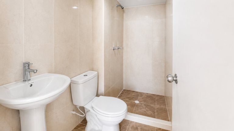 Apartamento en Arriendo en Brisas de los Álamos, Cali | 65 m² | 2 Habitaciones + Estudio | 2 Baños | Piso 9 con Ascensor