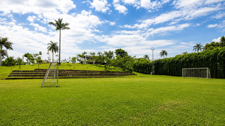Casa Campestre de Lujo en Venta en Cerritos, Pereira | 13.000 m² de Lote | 1.350 m² Construidos | Alto Potencial de Inversiónutomático