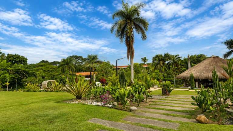 Casa Campestre de Lujo en Venta en Cerritos, Pereira | 13.000 m² de Lote | 1.350 m² Construidos | Alto Potencial de Inversiónutomático