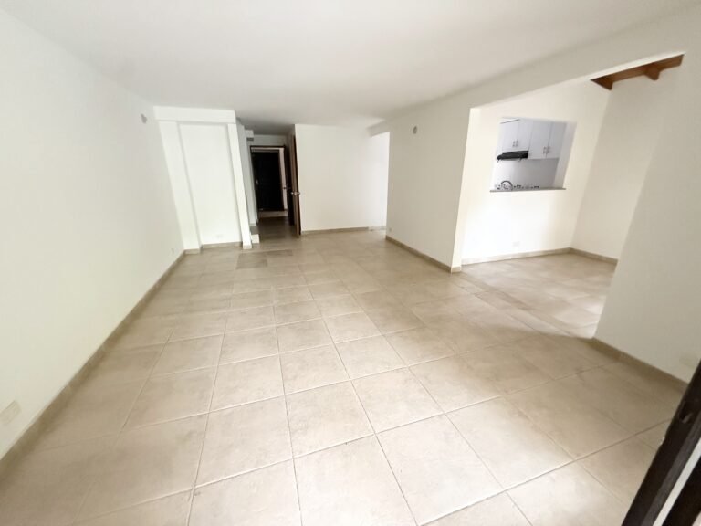 Casa en Venta en Ciudad Jardín, Cali, 160 m², 4 Habitaciones, Condominio con Piscina