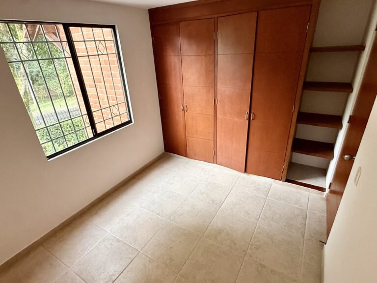 Casa en Venta en Ciudad Jardín, Cali, 160 m², 4 Habitaciones, Condominio con Piscina