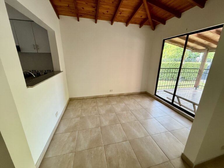 Casa en Venta en Ciudad Jardín, Cali, 160 m², 4 Habitaciones, Condominio con Piscina