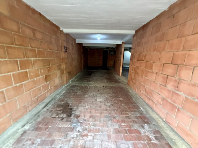Casa en Venta en Ciudad Jardín, Cali, 160 m², 4 Habitaciones, Condominio con Piscina