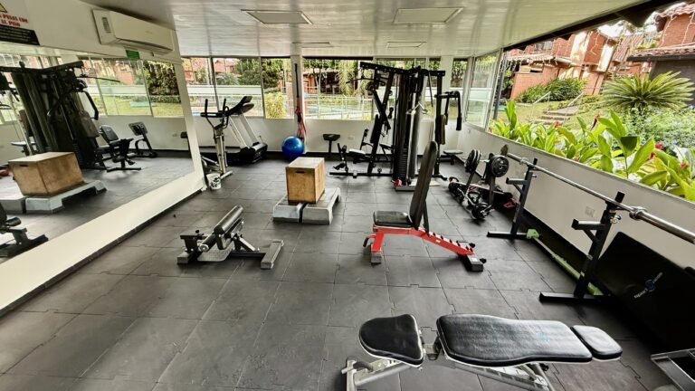 Casa en Venta en Ciudad Jardín, Cali, 160 m², 4 Habitaciones, Condominio con Piscina