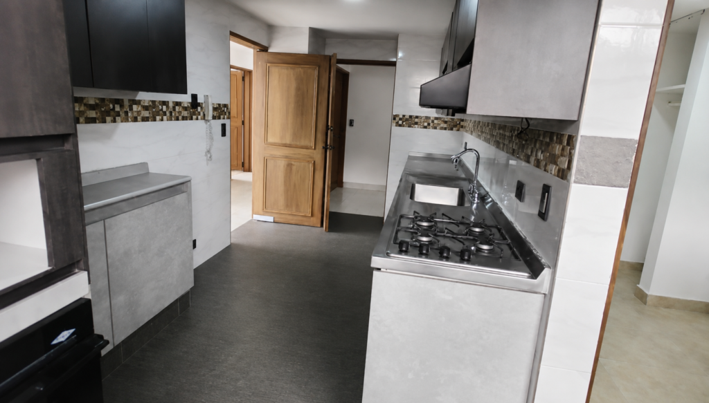 Apartamento en Venta en Santa Mónica, Cali | 143 m² | 3 Habitaciones | Amplios Espacios en Piso 10