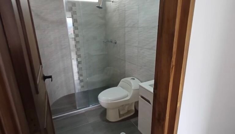 Apartamento en Venta en Santa Mónica, Cali | 143 m² | 3 Habitaciones | Amplios Espacios en Piso 10