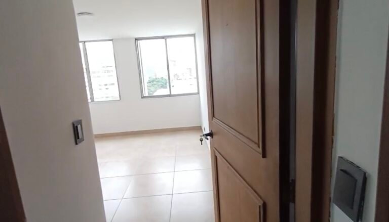 Apartamento en Venta en Santa Mónica, Cali | 143 m² | 3 Habitaciones | Amplios Espacios en Piso 10