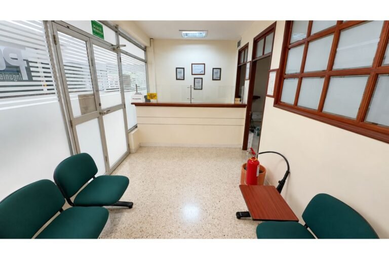 Oficina Corporativa Amoblada en Venta en El Lido, Cali | 133,4 m² | 2 Locales Integrados sobre la Calle 5