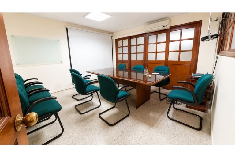 Oficina Corporativa Amoblada en Venta en El Lido, Cali | 133,4 m² | 2 Locales Integrados sobre la Calle 5