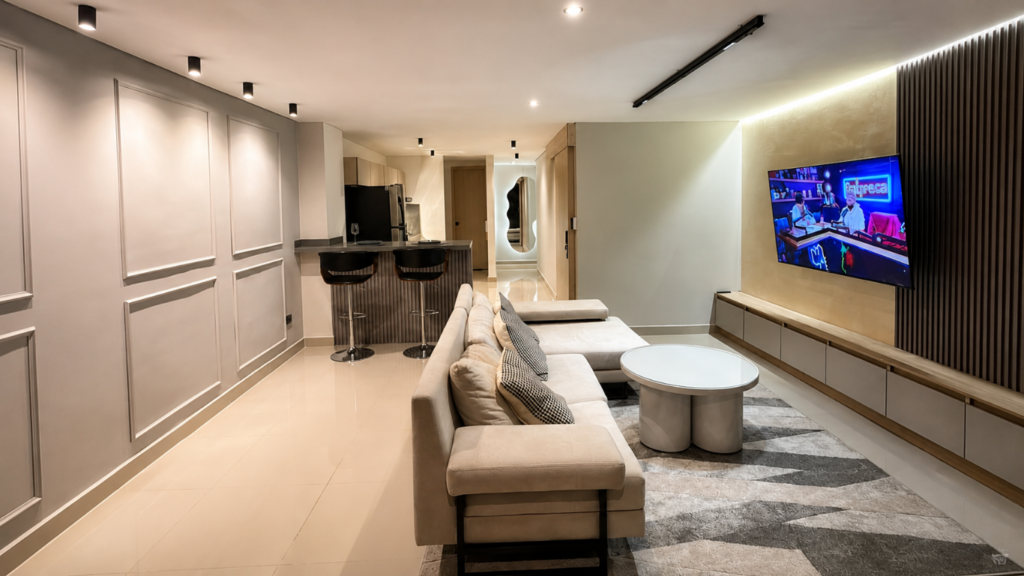 Apartamento Amoblado en Arriendo en Cristales, Cali | 127 m² | 3 Habitaciones con Baño Privado | Terraza y Vista Panorámica