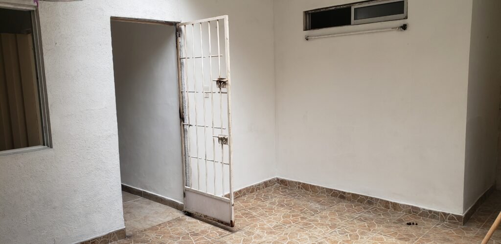 Apartamento en Arriendo en Santa Elena, Cali | Primer Piso, 3 Habitaciones | Garaje