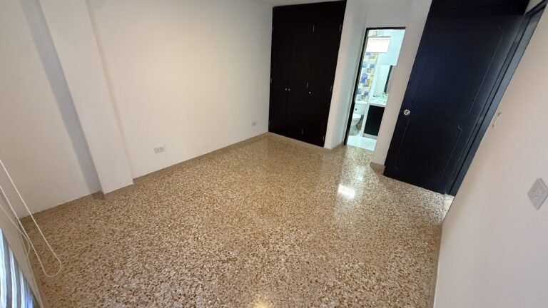 Apartamento Dúplex en Arriendo en El Departamental, Cali | 2 Habitaciones | 3 Baños | Estudio | Terraza Amplia | 1 Parqueadero