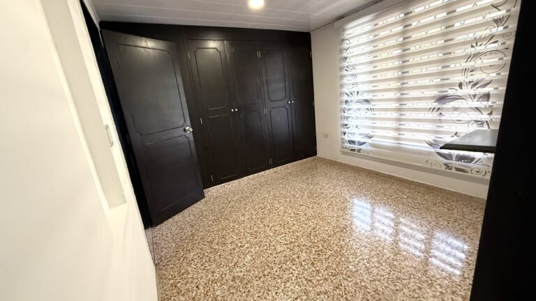 Apartamento Dúplex en Arriendo en El Departamental, Cali | 2 Habitaciones | 3 Baños | Estudio | Terraza Amplia | 1 Parqueadero