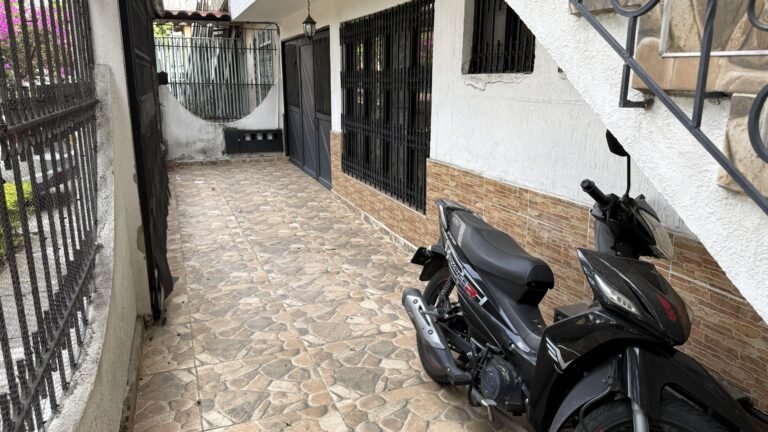 Apartamento Dúplex en Arriendo en El Departamental, Cali | 2 Habitaciones | 3 Baños | Estudio | Terraza Amplia | 1 Parqueadero