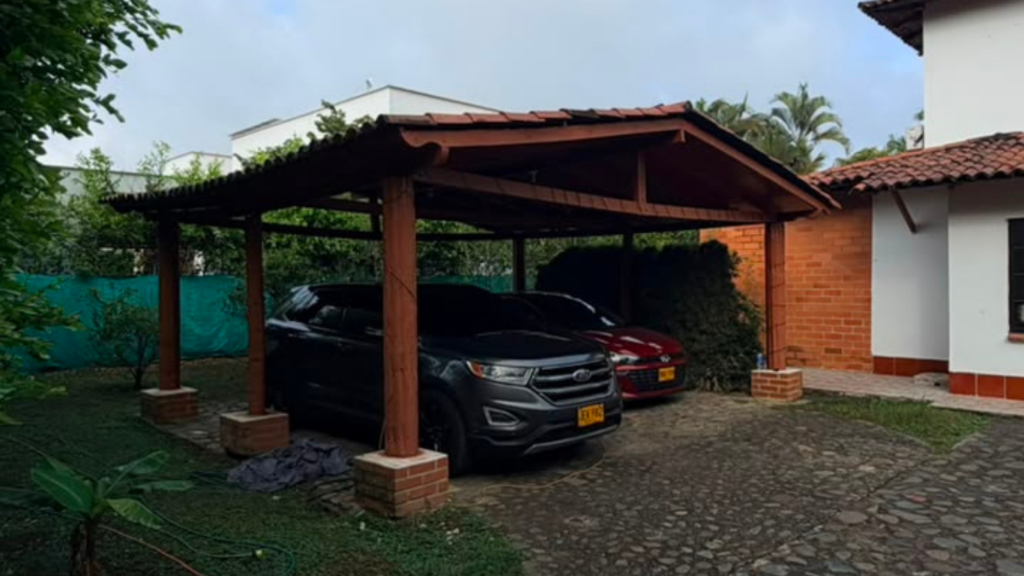 Casa en Venta en La Morada, Cali | 420 m² Construidos sobre Lote de 1.500 m²