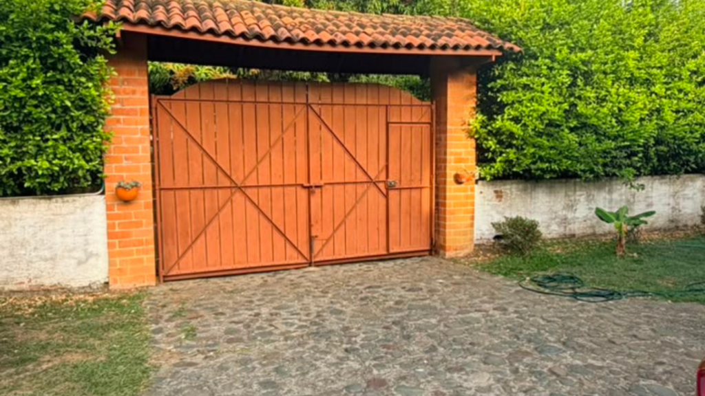 Casa en Venta en La Morada, Cali | 420 m² Construidos sobre Lote de 1.500 m²