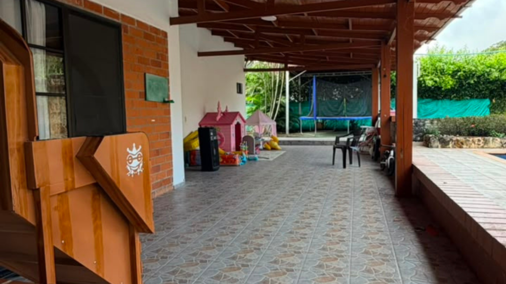 Casa en Venta en La Morada, Cali | 420 m² Construidos sobre Lote de 1.500 m²