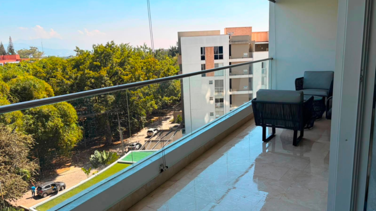 Apartamento en Venta en Pance, Cali | 209 m², 3 Habitaciones | 4 Parqueaderos