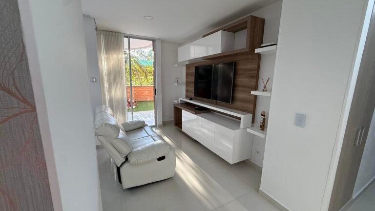 Apartamento en Venta en Pance, Cali | 237 m² + Terraza y Patio | Remodelado
