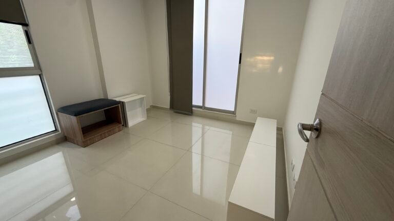 Apartamento en Venta en Pance, Cali | 237 m² + Terraza y Patio | Remodelado