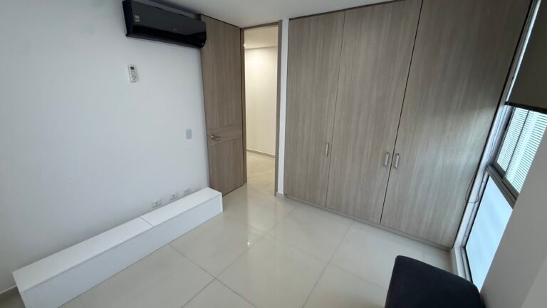 Apartamento en Venta en Pance, Cali | 237 m² + Terraza y Patio | Remodelado