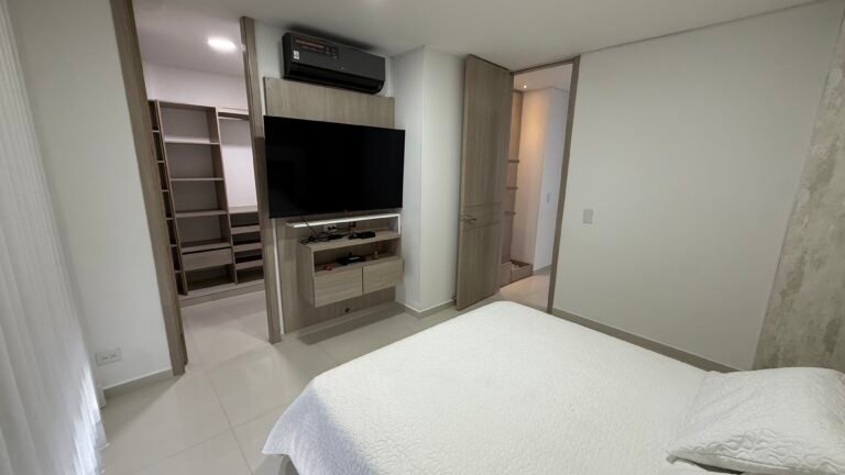 Apartamento en Venta en Pance, Cali | 237 m² + Terraza y Patio | Remodelado