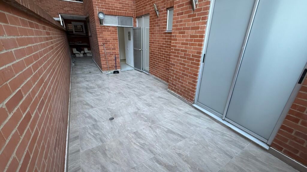 Apartamento en Venta en Pance, Cali | 237 m² + Terraza y Patio | Remodelado