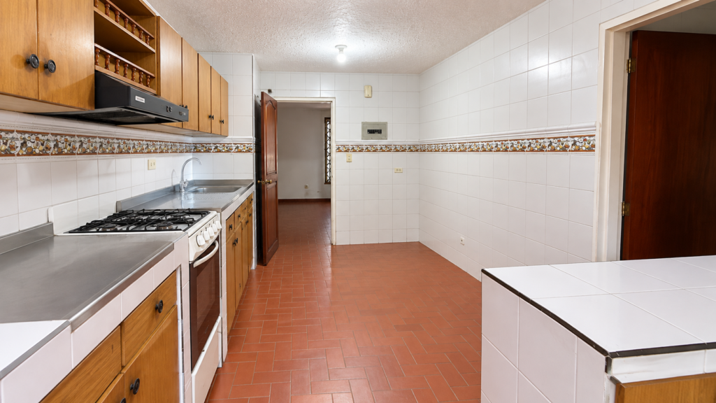 Casa en Arriendo en El Limonar, Cali | 250 m² Construidos, 4 Habitaciones | Uso Mixto