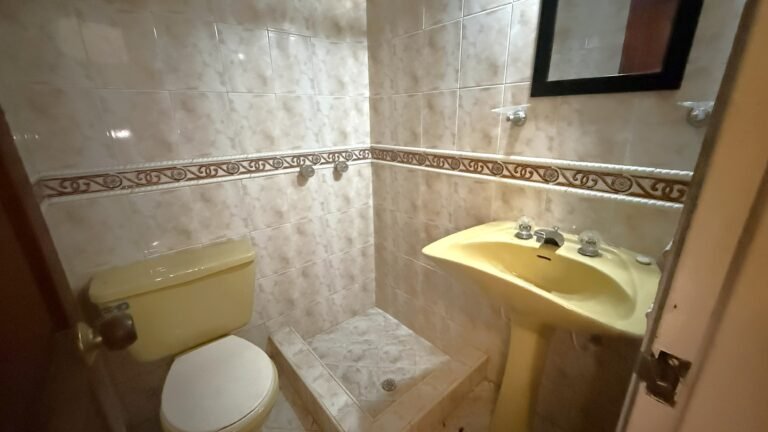 Casa en Arriendo en El Limonar, Cali | 250 m² Construidos, 4 Habitaciones | Uso Mixto