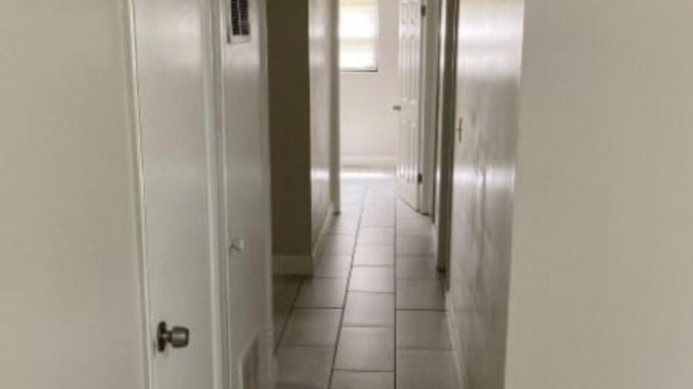 Casa en Venta en Longbranch, Jacksonville, Florida | 4 Habitaciones | Inversión Inmobiliaria en Estados Unidos